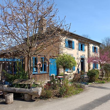 Ille Flottante, Maison Eclusiere Et Hebergements Insolites Sur Le Canal Hédé Dış mekan fotoğraf