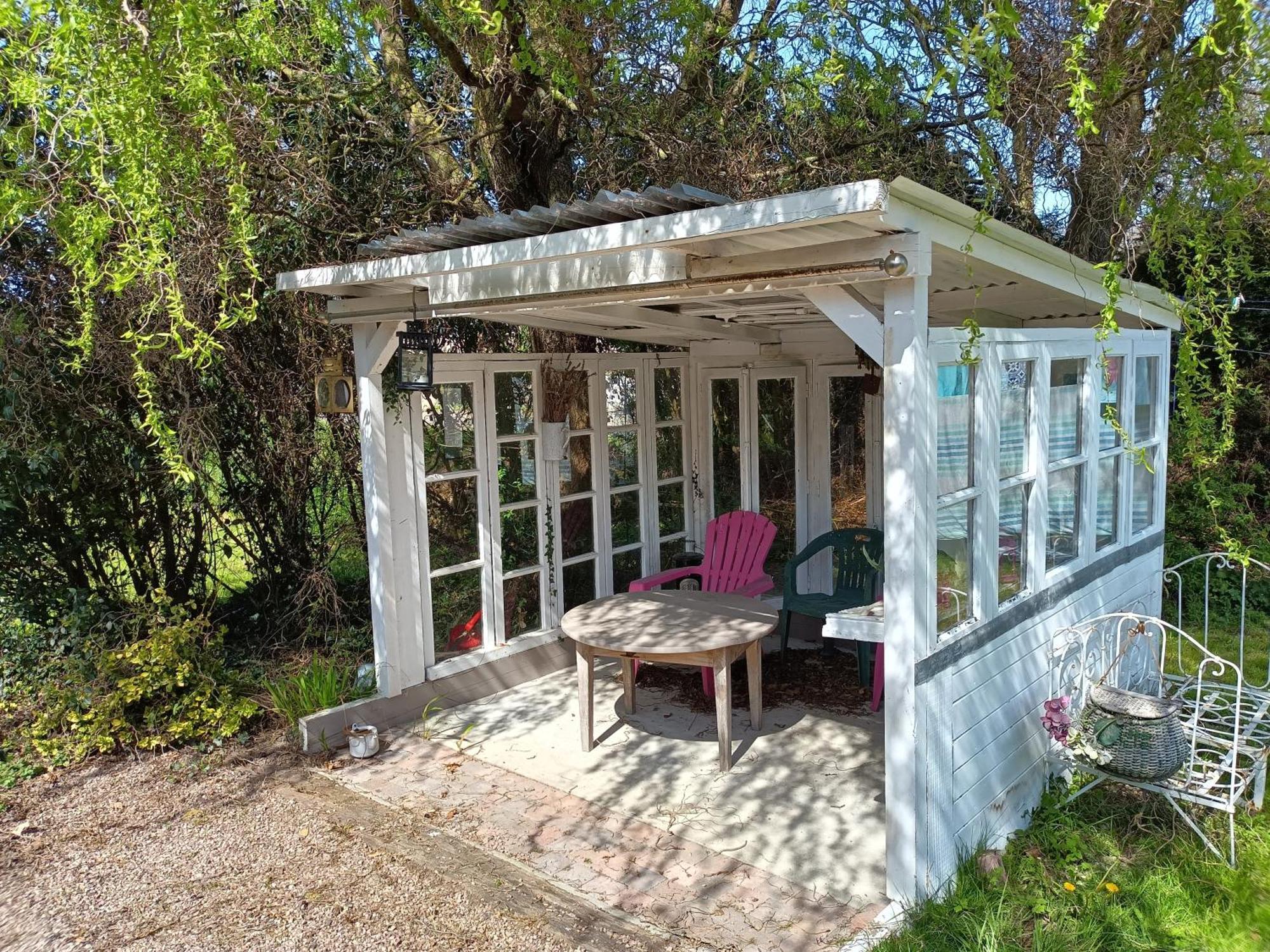 Ille Flottante, Maison Eclusiere Et Hebergements Insolites Sur Le Canal Hédé Dış mekan fotoğraf